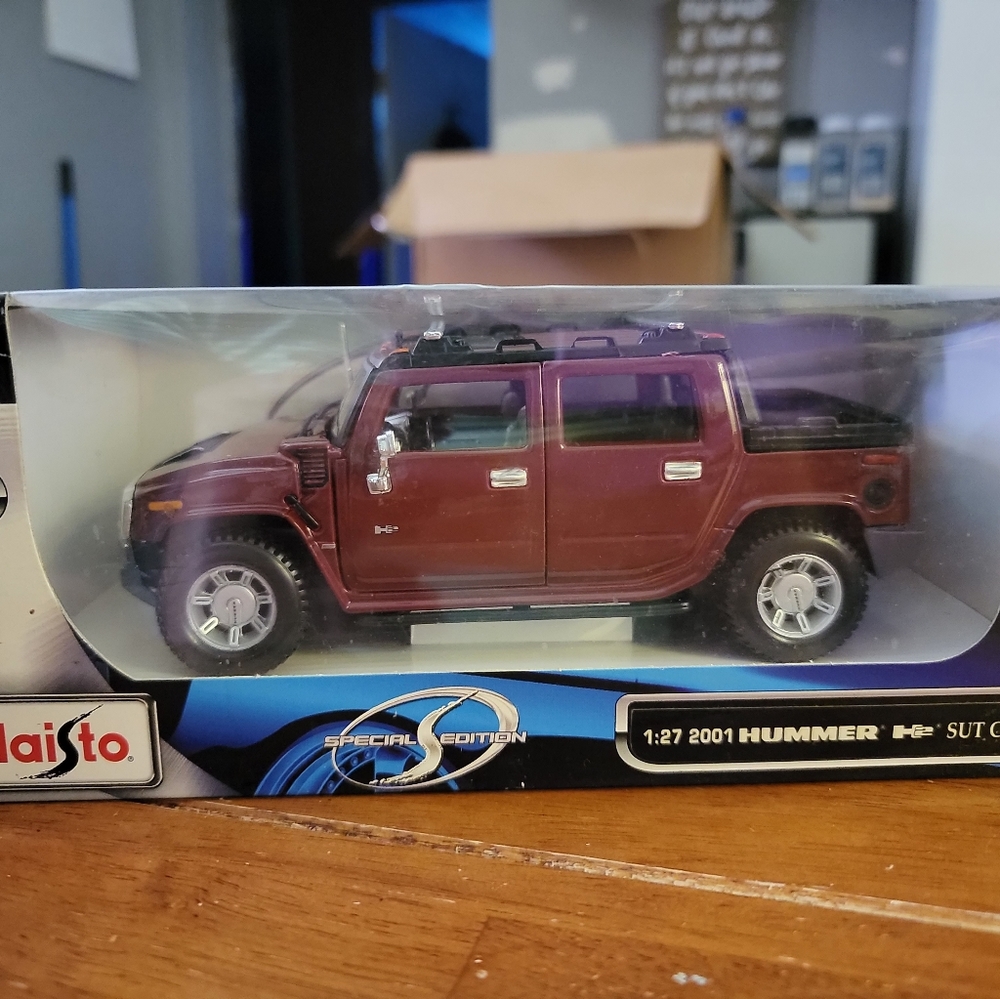 Maisto Special Edition 1:27 2001 Hummer H2 Sut Concept
